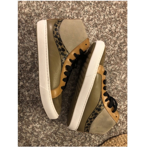 🌟Coach Womens Leather High-Top Sneaker - Picture 6 of 8
